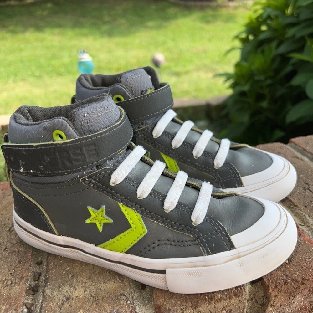 Youth Grey & Green Converse Allstars— 12